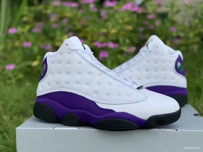 One Kick 13 Air Jordan Lakers 414571-105 0515